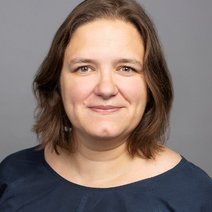 Das Portraitfoto zeigt Julia Frediani.