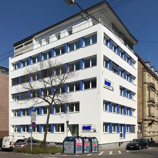 Die VdK-Beratungsstelle in Stuttgart Außenansicht mit Straße
