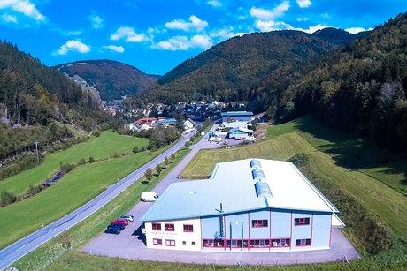 Fa. ASAL GmbH & Co. KG Fa. ASAL Betriebsgebäude in Todtnau-Brandenberg (Luftbild)