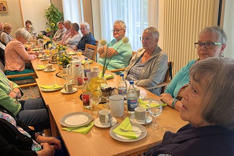 Frauen-Kaffeenachmittag