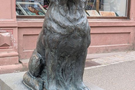 Rottweiler Hund als Statue