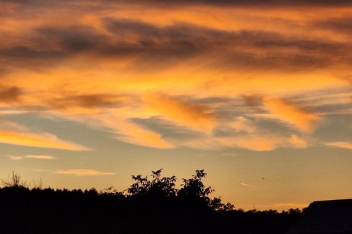 Sehr sch&ouml;ner und farbenpr&auml;chtiger Abendhimmel
