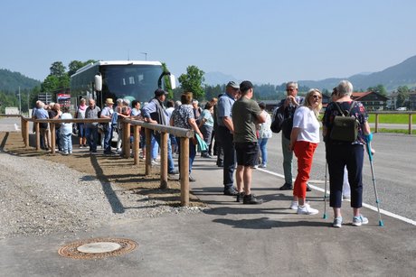Warten auf das Marktbähnle