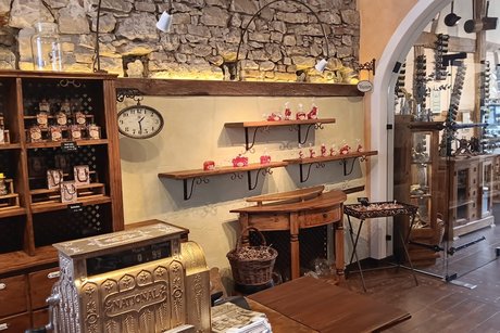 Im Verkaufsraum k&ouml;nnen Zuckerst&uuml;cke k&auml;uflich erworben werden