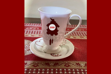 Kaffeebecher mit Jahreszahl 2026
