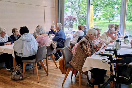 VdK'ler beim Kaffee im Hotel St. Elisabeth, Kloster Hegne