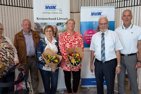 Gruppenbild mit den Geehrten, Rita Hotte, Erwin Maunz, Brigitte Maunz, Ursula Rödel, die Damen haben ein Blumenstrauß in der Hand