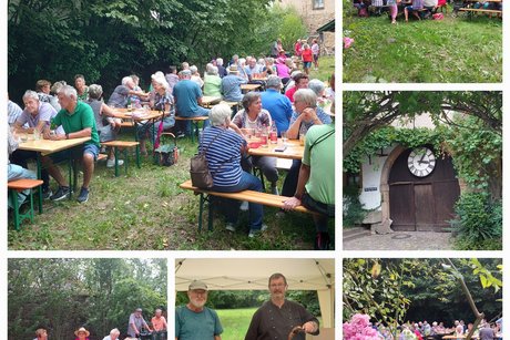 Verschiedene Bilder vom Grillfest im Winzermuseumsgarten. Gäste sitzen an Bierbänken, Winzermuseumhof mit Uhr und Rosenbogen, Bild vom Grillmeister und Helfer beim Grillen von Steaks.