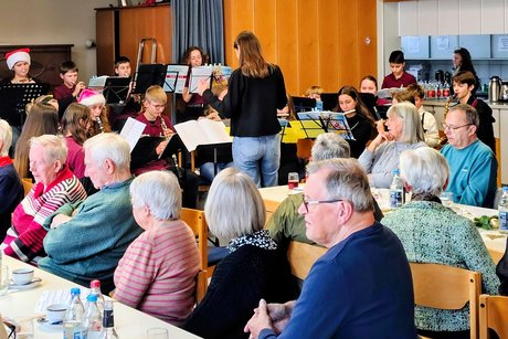 Weihnachtsfeier mit Bl&auml;serklasse