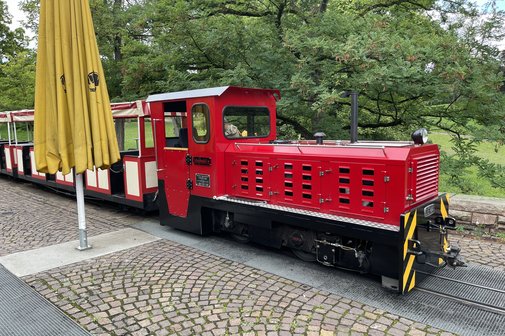 die Lokomotive der Liliputbahn