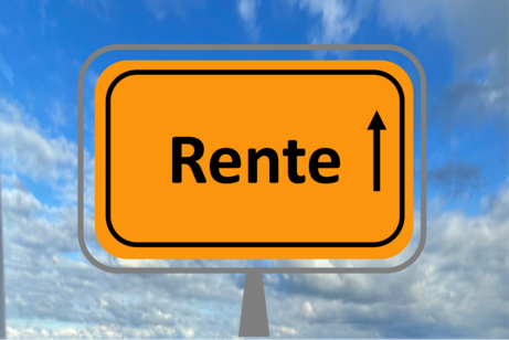 Schild mit Aufschrift Rente und Pfeil nach oben vor Himmel