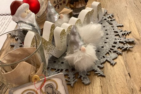 Deko zur Weihnachtsfeier Deko zur Weihnachtsfeier