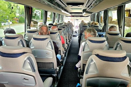 Aus der letzten Reihe im Bus nach Vorne fotografiert auf der Heimfahrt.