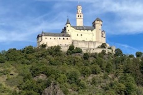 Hoch auf den Felsen