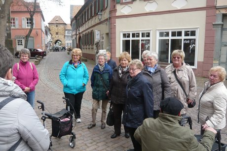 Die ersten Erläuterungen