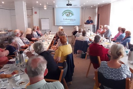 KV Leo Vortrag KrkHs Leonberg Dickdarmkrebs Dr. Steurer