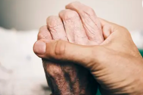 Pflege ben&ouml;tigt Hilfestellung