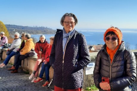 Anne und Margarete auf dem Vorplatz Kloster Birnau im Vordergrund