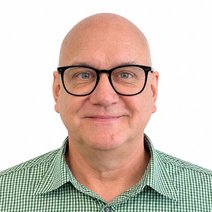 Das Bild zeigt den Vorsitzenden Peter Mark