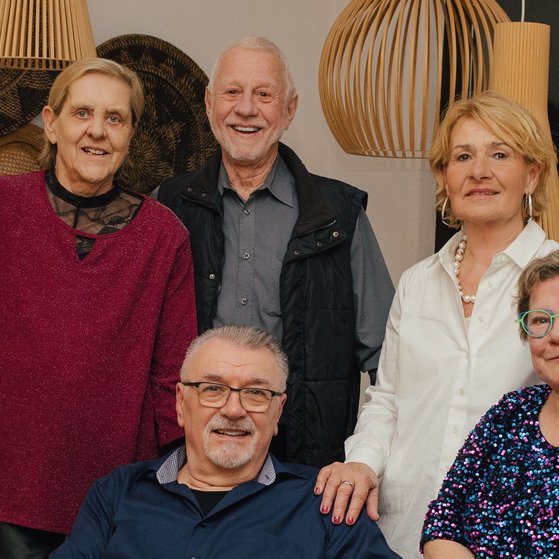 von Rechts - Heidi Wei&szlig; 1. Vorsitzende - Irene Marquardt Frauenbeauftragte - Detlef Bauch Kassenwart - Ilse Bauch Beisitzende - unten Mitte - Walter Varga Schriftf&uuml;hrer