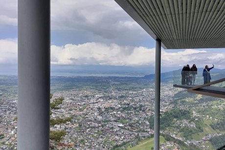 Aussicht zur Besucherplattform auf dem Karren