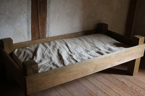Bett in dem M&ouml;nche geschlafen haben