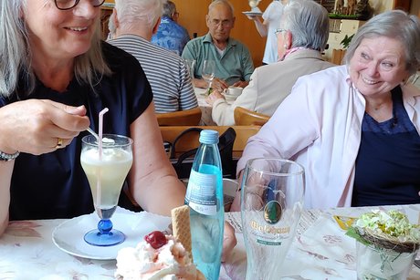 Eis in allen Variationen - genau das Richtige bei diesem Traumwetter