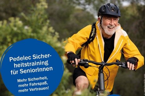 Zu sehen ist ein Mann auf dem E-Bike