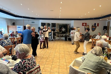 Blick ins Sch&uuml;tzenhaus.