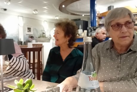 Ein blick über die Festgesellschaft
