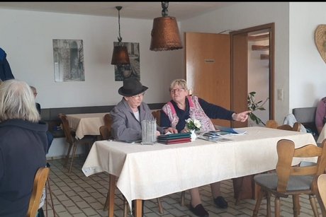 Sketch beim Besenbesuch im Kirschenhardthof