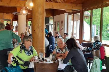 VdK'ler bei der Einkehr im Narrenschopf - Café