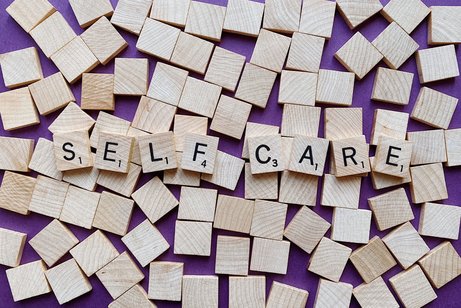 Self Care als Holzw&uuml;rfel
