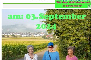 Bild zeigt 3 Frauen mit den Nordic Walkingstöcken