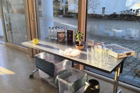 Tisch mit Gewinnen f&uuml;r Bingo