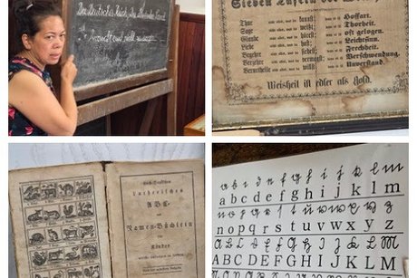 Die Collage zeigt das Alphabet und einen Text in S&uuml;tterlinschrift, sowie das "Lutherische Alphabet f&uuml;r Kinder und die "Sieben Tafeln der Weisheit".