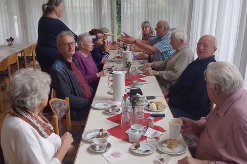 VdK-Cafe mit Kaffee-Kuchen im Sept. 2025 in der AMW