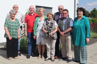 Ehrungen beim VdK OV Burgrieden: (von links) Elisabeth Maucher, Günther Wegerer, August Kempf, Monika Kempf, Thea Kiechle, Kurt Kiechle, Helmut Stebner (Kreisverbandsvorsitzender) Kurt Kiechle und Susanne Jablonsky (Vorstandsvorsitzende)