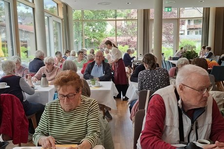 VdK'ler beim Kaffee im Hotel St. Elisabeth, Kloster Hegne