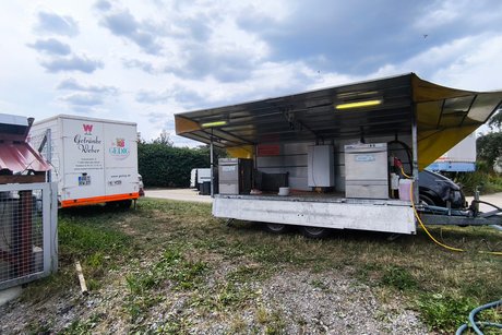 Das Rutesheimer Geschirrmobil und der Kühlhänger. Ohne geht's fast nicht