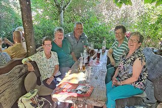 Im Brauhaus Biergarten