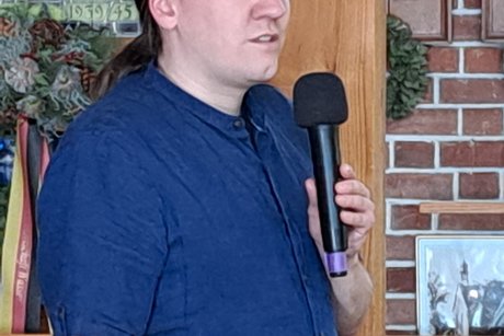 Johannes Baur hält seinen Vortrag