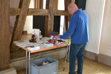 Die verschiedenen Arten an B&uuml;chern und elektronischen Ger&auml;ten zur Kommunikation