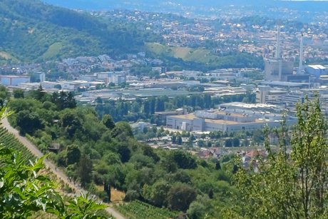 Aussicht ins Neckartal mit Blick auf Kraftwerk Gaisburg