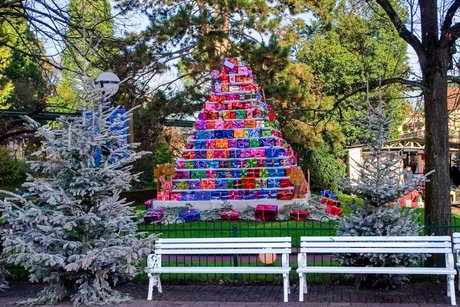 Eine Pyramide voller Geschenke