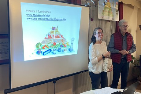 Ortsverbandsvorsitzender Wolfgang Meyer bedankt sich bei Frau Seibold-Reu.