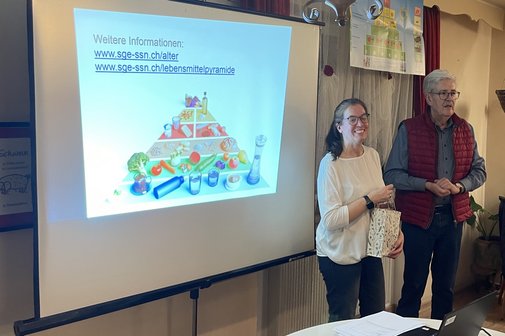 Ortsverbandsvorsitzender Wolfgang Meyer bedankt sich bei Frau Seibold-Reu.