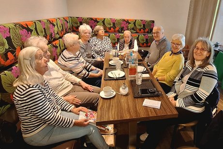 Am 03.12.25 m&ouml;chten wir uns ein letztes Mal in diesem Jahr ab 14.30 Uhr im Caf&eacute; Tr&ouml;lsch treffen. Wir freuen uns auf zahlreiches Erscheinen und gute Gespr&auml;che.