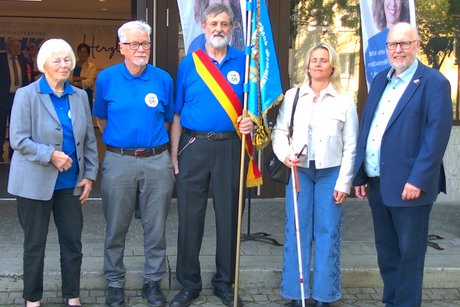 Gemminger VdK Mitglieder mit Frau Verena Bentele und Herrn Bernhard L&ouml;ffler auf dem Bild