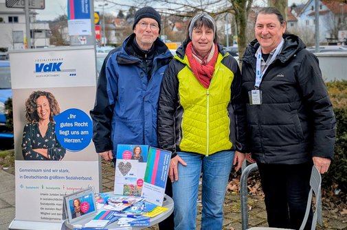 „Der VdK OV Urbach ist mit einem Infostand auf dem Wochenmarkt vertreten.“ Wochenmarkt